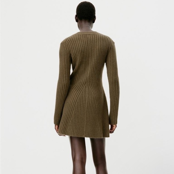 H&M Rib-Knit Dress - Picture 2 of 2